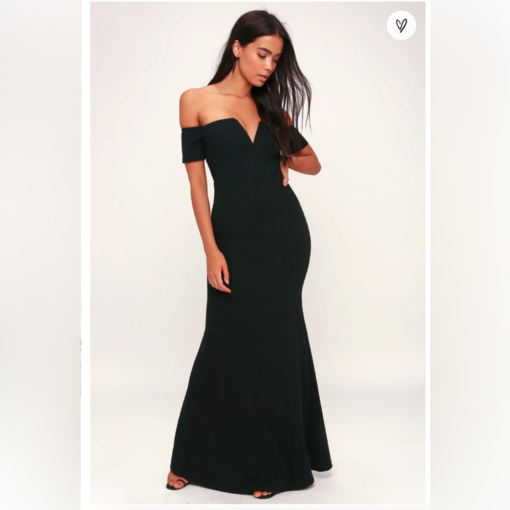 BRAND NEW WITH TAGS Lulu’s Maxi Dres / Lynne Off-the-Shoulder Maxi Dress
